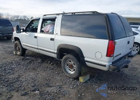 1997 GMC Suburban 2500 Sl z USA, uszkodzony, nr VIN 3GKGK26F7VG509851